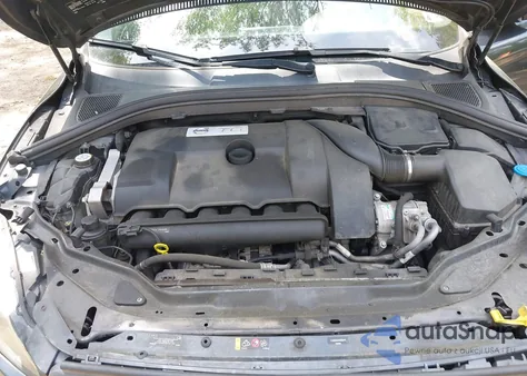 2014 Volvo Xc60 T6 R-Design Platinum z USA, uszkodzony, nr VIN YV4902DZ4E2555246